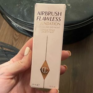 BNIB- Charlotte Tilbury Airbrush flawless